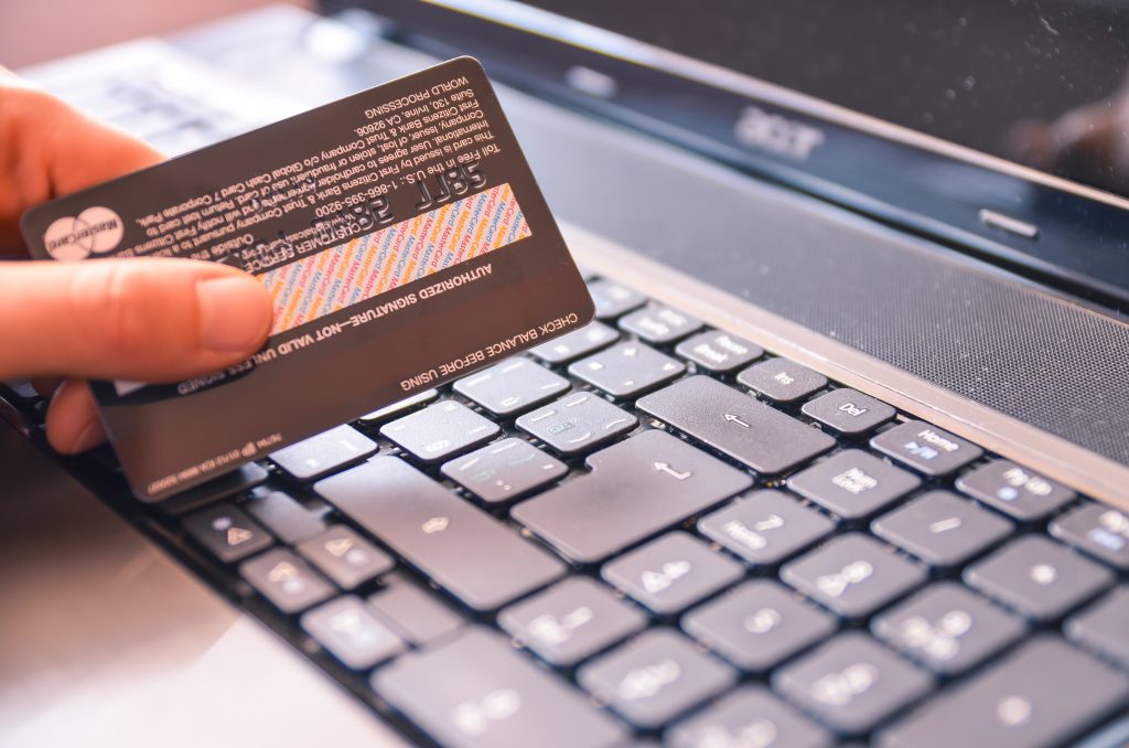 online-impulsive-shopping-behaviour